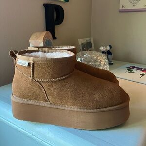 Bearpaw Platform boot! 🐻